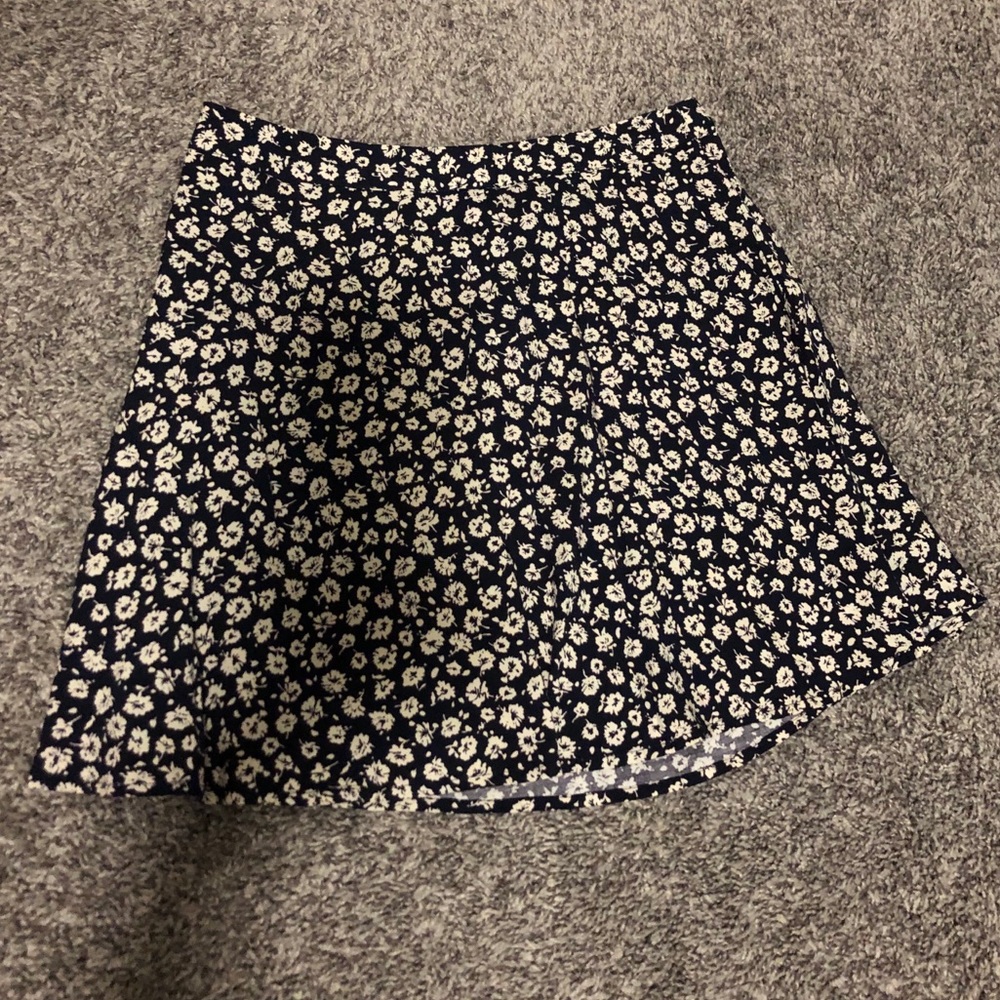 WORN ONCE 29 BLUE CREAM FLORAL F21 SKATER SKIRT